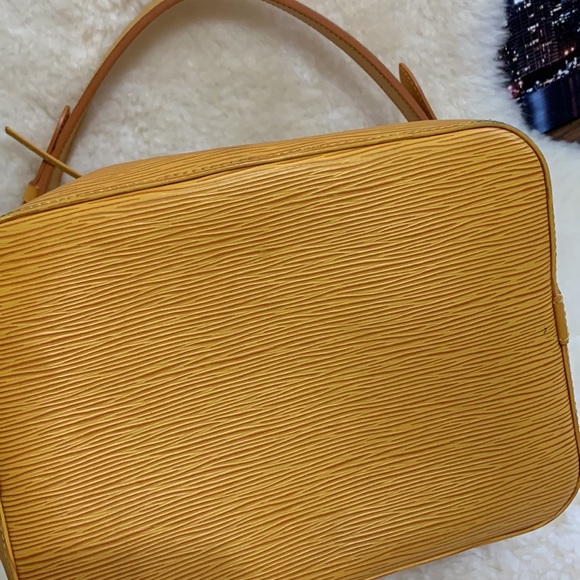 Louis Vuitton Petit Noe drawstring shoulder bag Epi - Picture 7 of 7